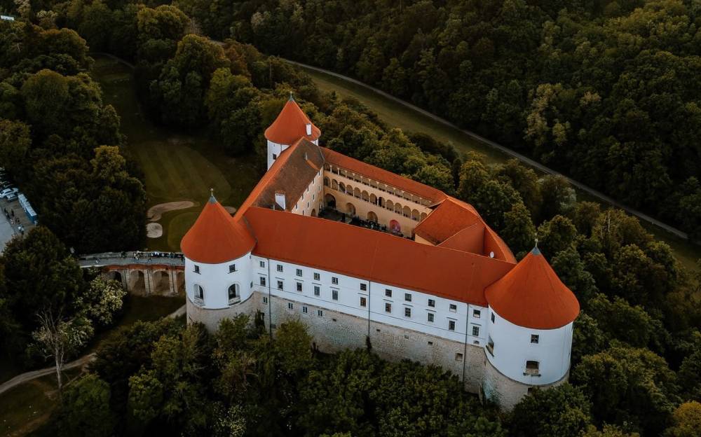 FORT X FESTIVAL DEBUTS AT A MEDIEVAL SLOVENIAN CASTLE WITH DIXON, BUTCH, MACEO PLEX, ÂME, JIMI JULES & MORE  Fort X Festival will host its inaugural event at Mokrice Castle this September 5th
